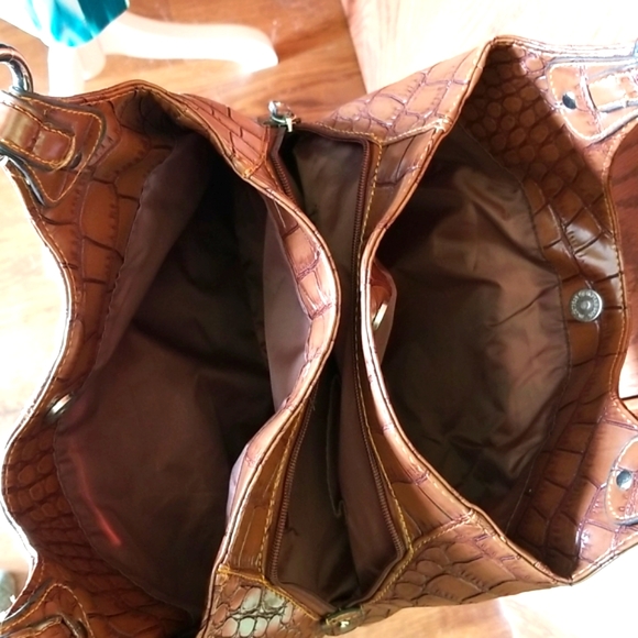 NEW LISTINGS!! Wilson's Leather Croc Embossed Bag - Picture 9 of 10